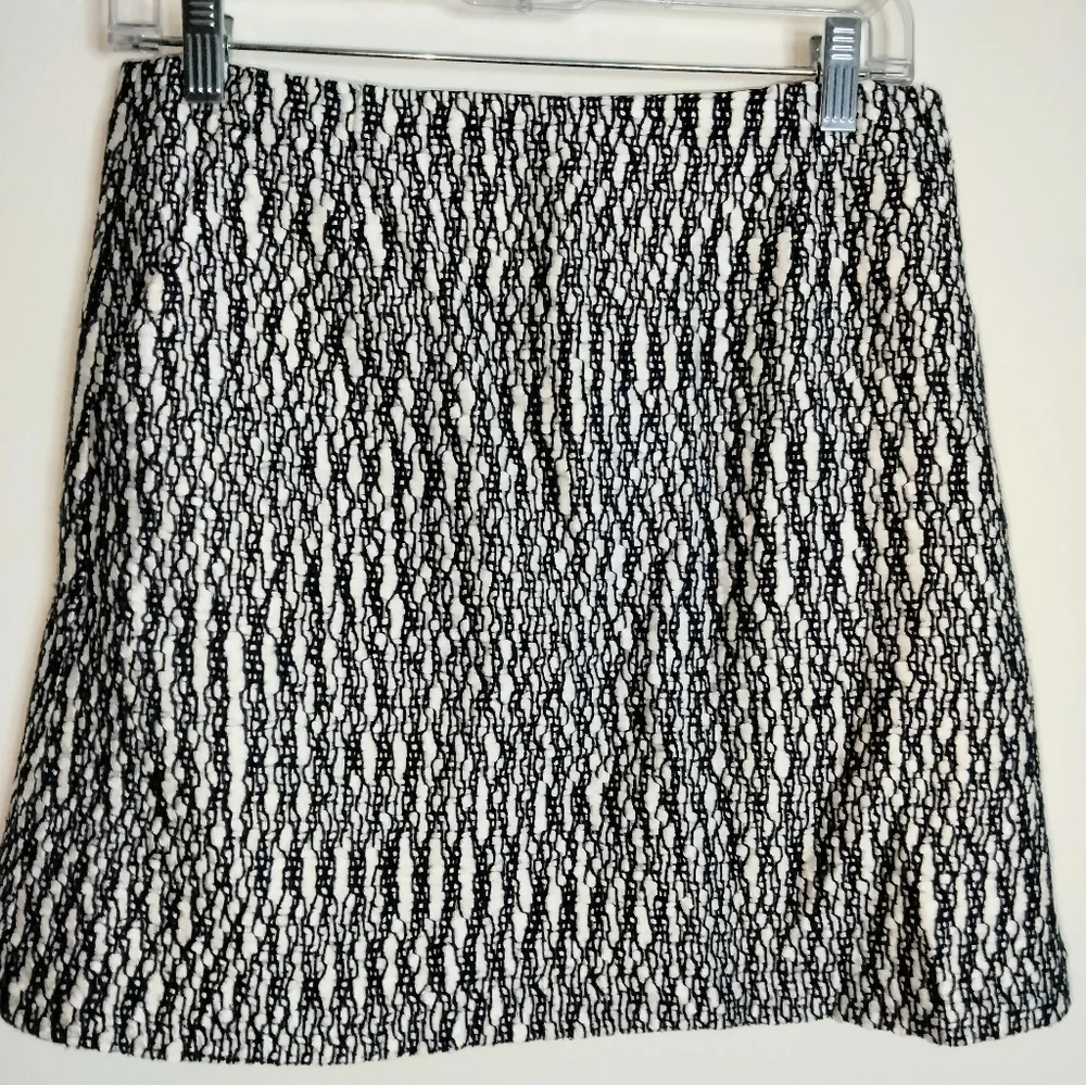Tory Burch (Size 2) Black & Ivory White Textured Knit Pocket Mini Skirt